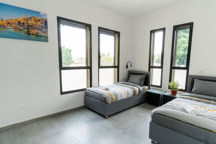 Tel Aviv-Jaffa Apartments - Nahal Oz Street 33, Tel Aviv-Jaffa - Image 130868