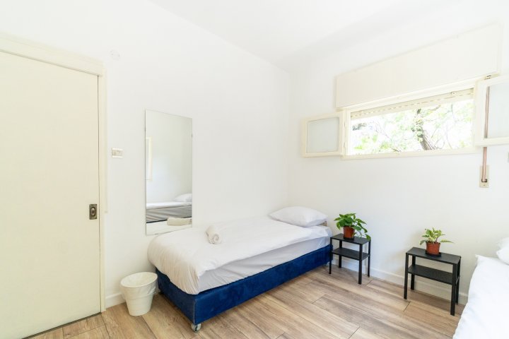 Tel Aviv Apartments - Spacious 3BR Surrounded by Greenery, Tel Aviv - Image 131683
