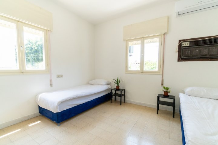 Tel Aviv Apartments - Spacious 3BR Surrounded by Greenery, Tel Aviv - Image 131689
