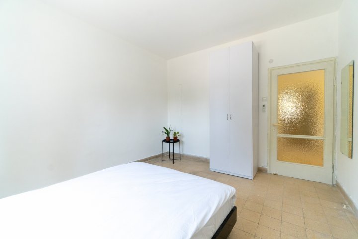 Tel Aviv Apartments - Spacious 3BR Surrounded by Greenery, Tel Aviv - Image 131692