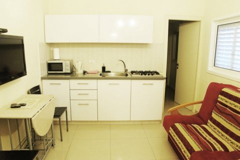 Bat Yam Apartments - 4rooms aprt near the Sea Sokolov 12 - Main Image