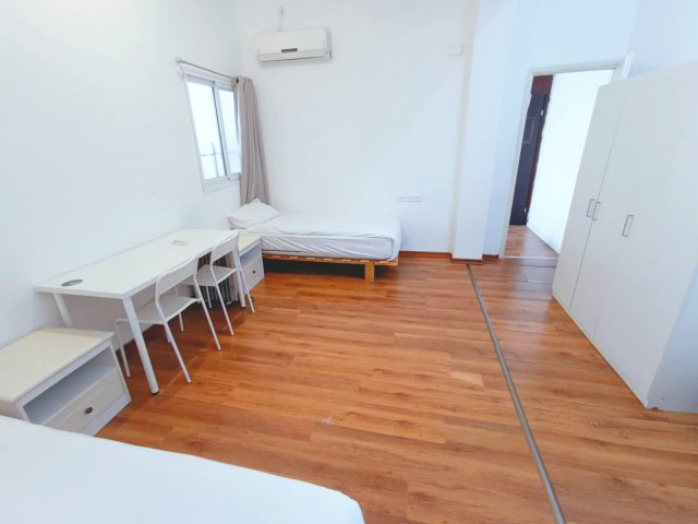 דירות בתל אביב יפו - Rothschild and Herzel Big 4 BD apt, תל אביב יפו - Image 131386