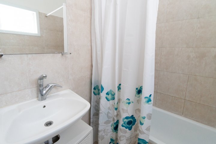 Tel Aviv Apartments - Great value -10 guests by Dizengoff, Tel Aviv - Image 131945