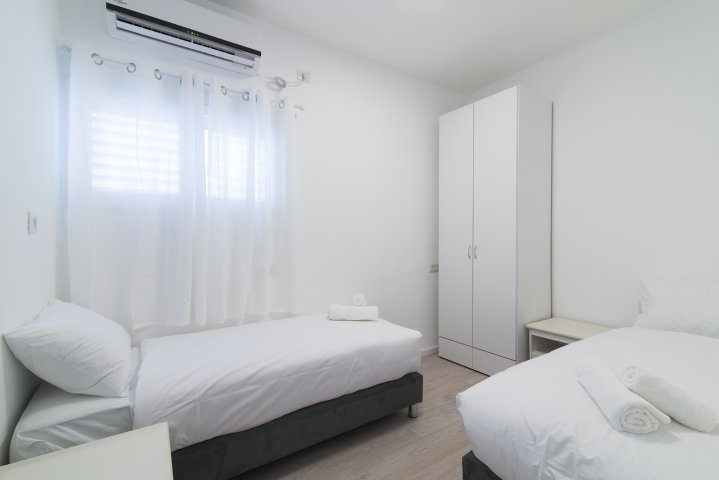 Tel Aviv-Jaffa Apartments - Sunny 3bd apartment on Weizmann 35, Tel Aviv-Jaffa - Image 121625