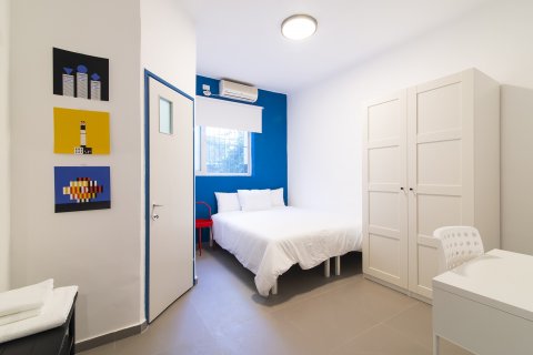 Tel Aviv-Yafo Apartments - Cozy Small Room - Main Image